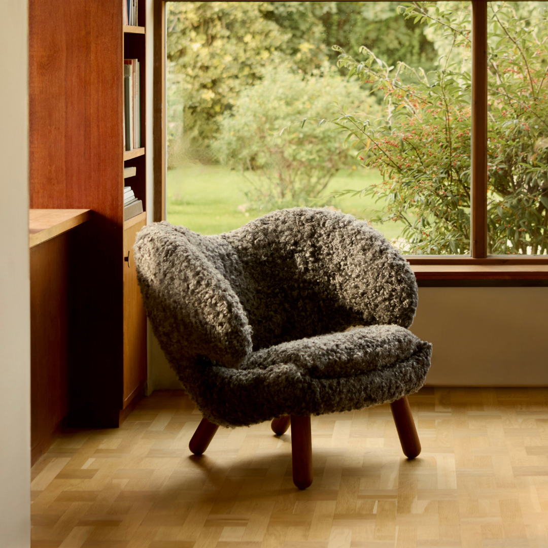 Pelican Chair in Gotland Sheep Skin